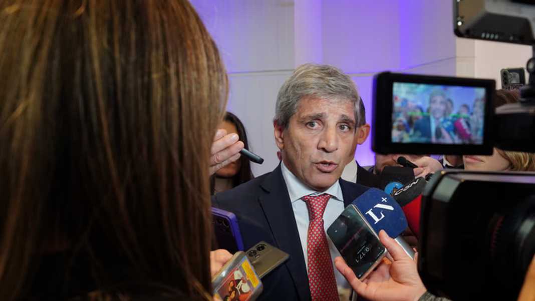 Luis Caputo en conferencia de prensa