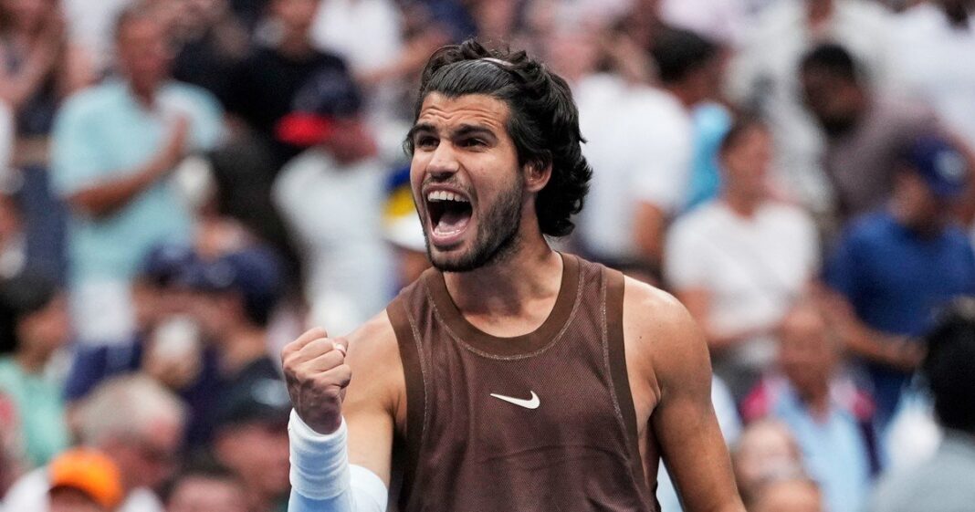Carlos Alcaraz en un partido de tenis