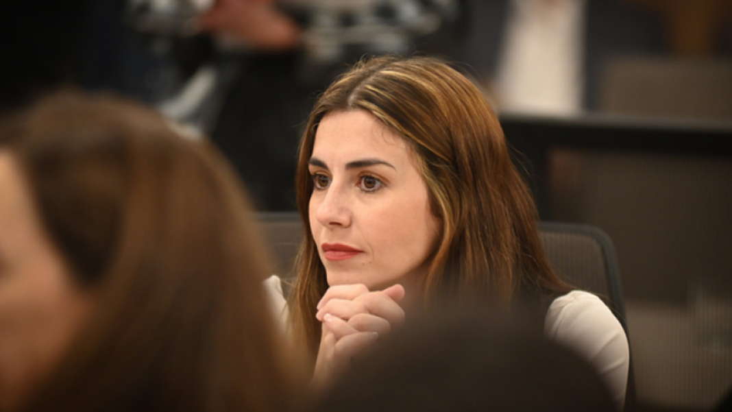 Marcela Pagano en una entrevista radial