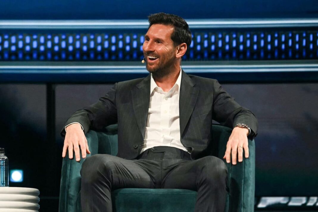 Lionel Messi durante la reunión con Gabriel Escarrer para analizar la expansión de MiM Hotels