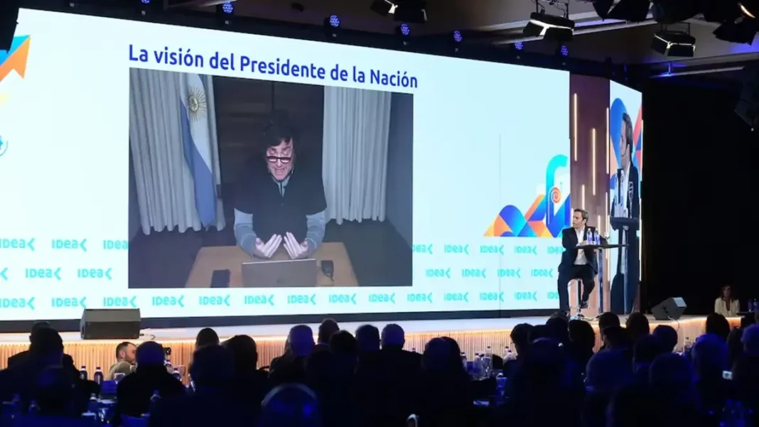 Javier Milei durante su exposición en el Coloquio de IDEA