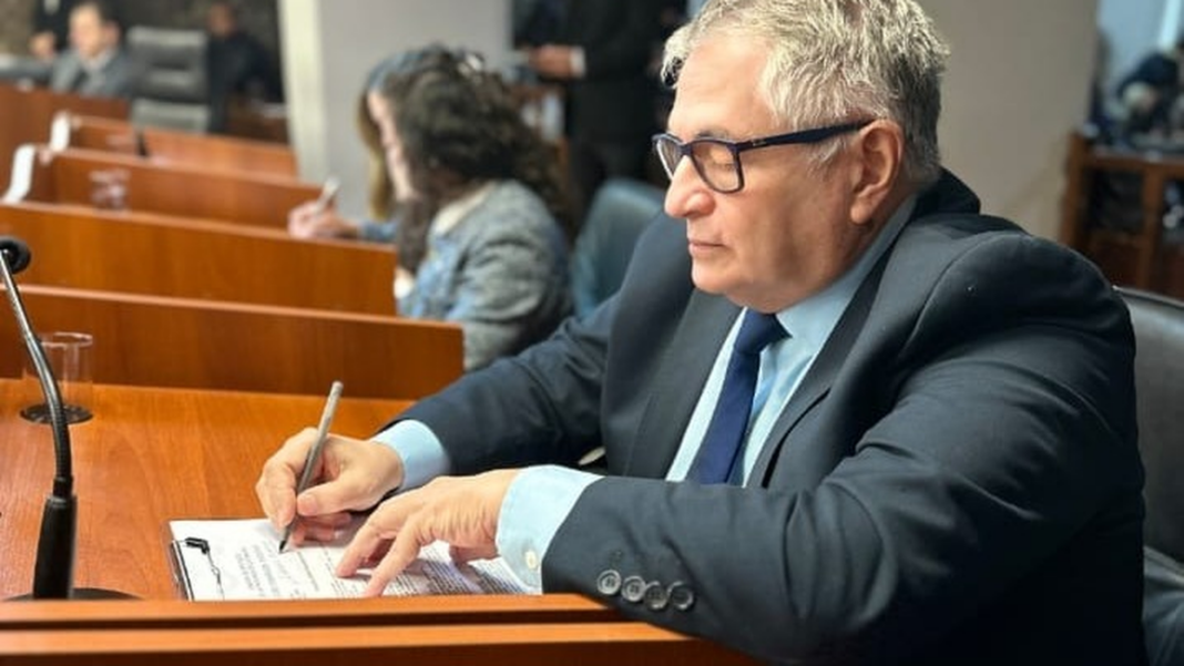 Diputado Gustavo Pérez Díaz en la Cámara de Diputados de Catamarca