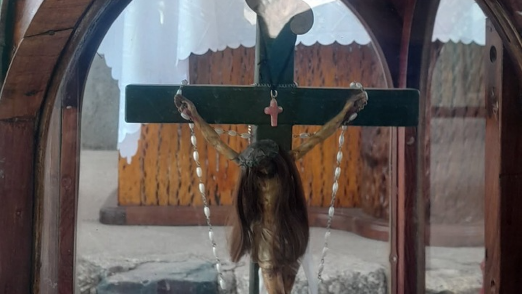 Feligreses y comunidad de Amanao durante las festividades del Señor del Milagro