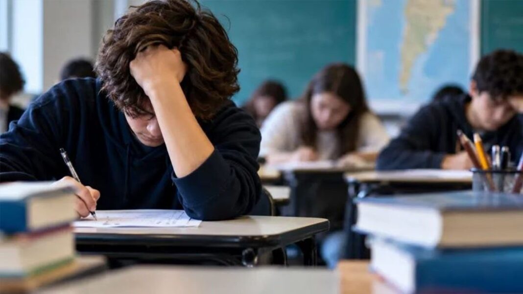 Estudiantes argentinos de 15 años durante una evaluación educativa