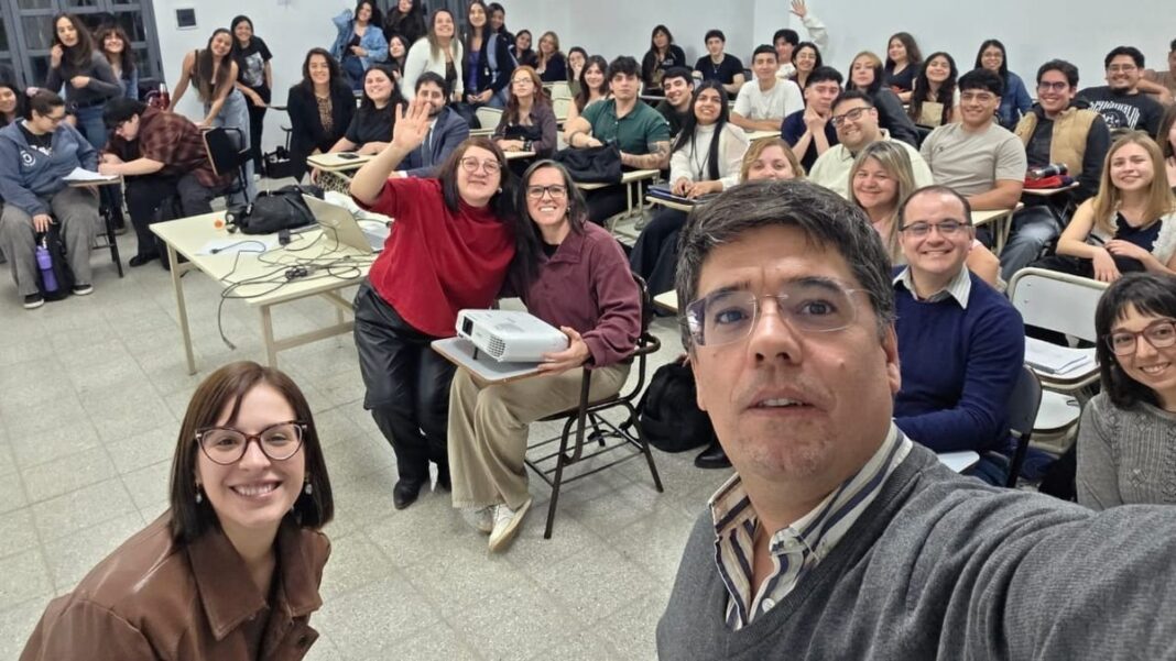 Estudiantes de la Facultad de Derecho de la UNCA durante la Simulación UNCTAD