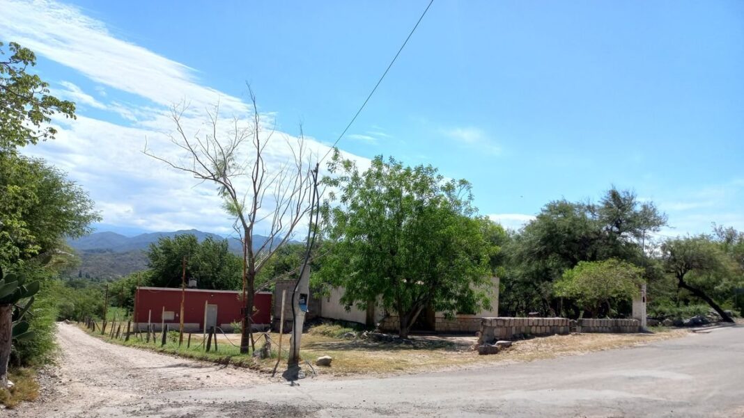 Colectivo de la Línea 201 en la zona de Pomancillo