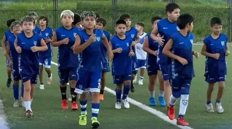 Comunicado del Club Atlético Vélez Sarsfield sobre denuncia de proselitismo político en torneo infantil