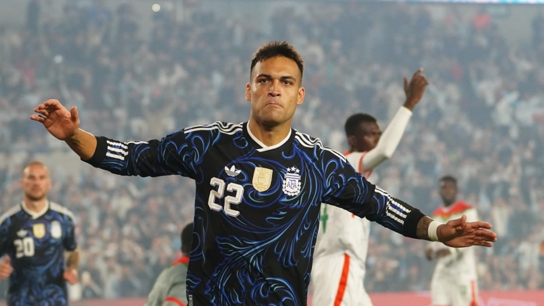 Jugadores de la Selección argentina durante un partido en el estadio Monumental