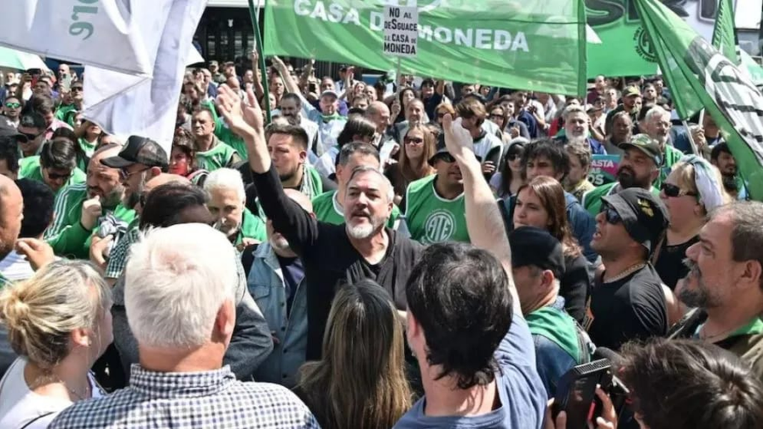Protesta de trabajadores estatales de ATE en el Congreso