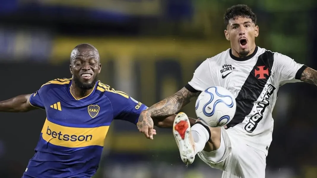 Jugadores de Boca y Vasco da Gama disputando un balón en La Bombonera durante la semifinal de ida de la Copa Sudamericana