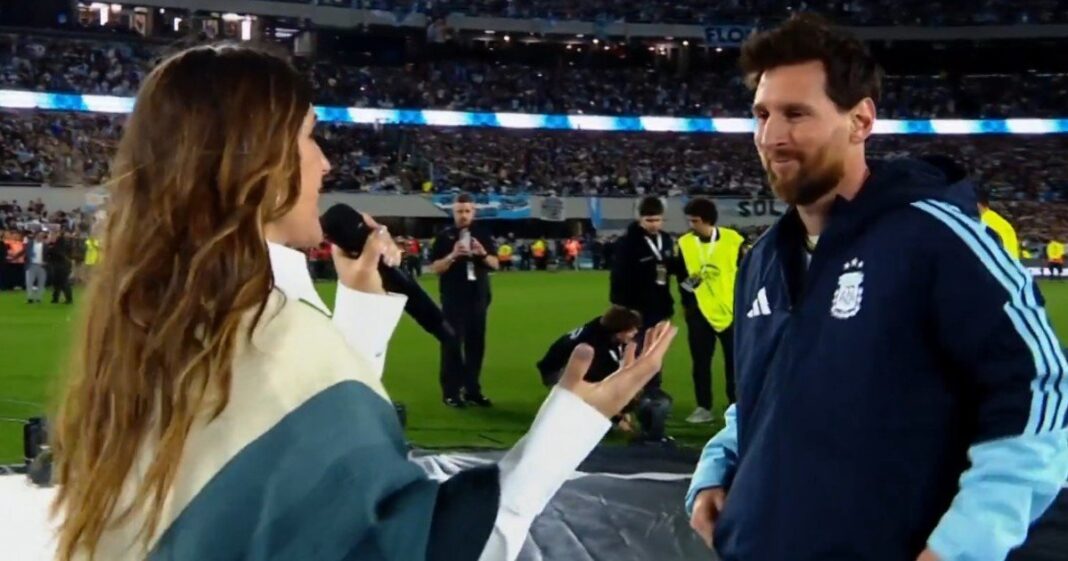 Soledad Pastorutti canta Brindis en el Monumental durante la despedida de Lionel Messi