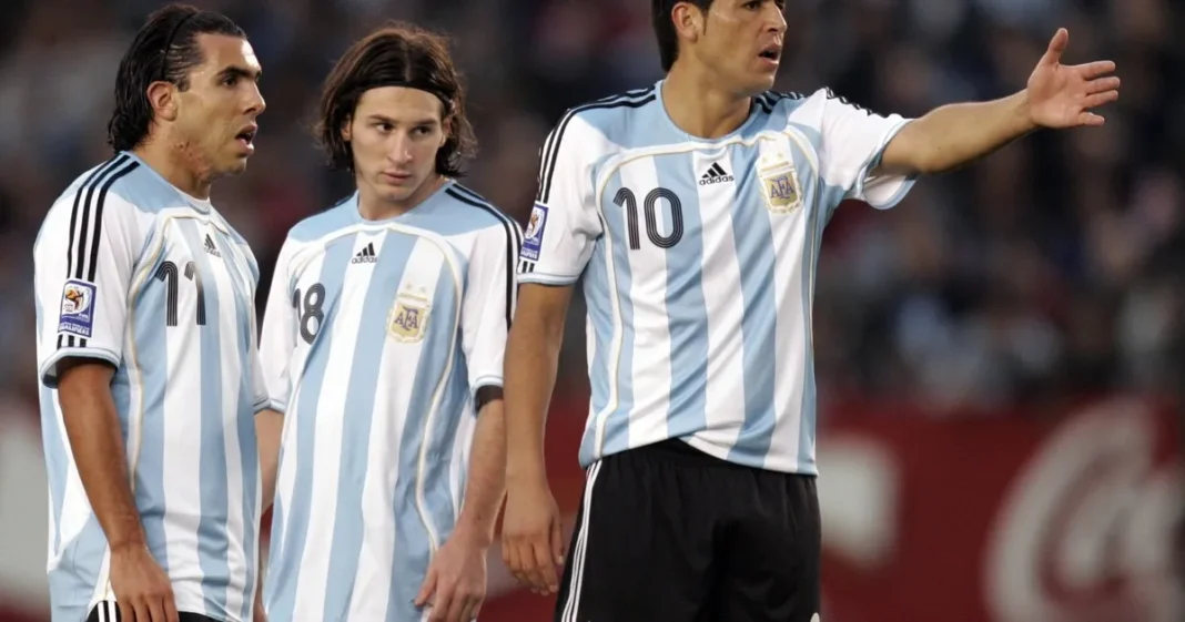 Carlos Tevez durante el anuncio de su partido despedida