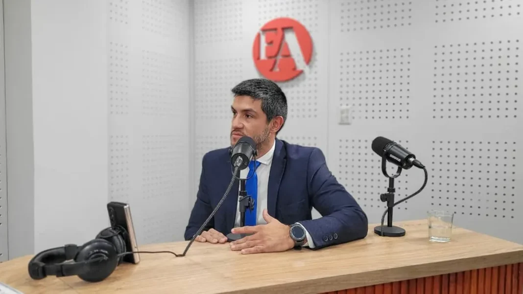 Concejales del PJ y el MID de Catamarca durante la emisión del comunicado