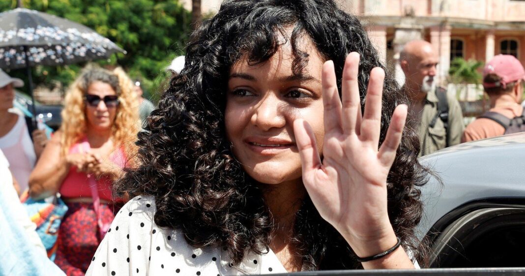 Anna Sofía Benítez Silvente a la salida del tribunal en La Habana del Este