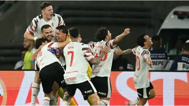 Estudiantes de La Plata celebró la resolución de la Conmebol que lo habilita a jugar la final de la Copa Libertadores