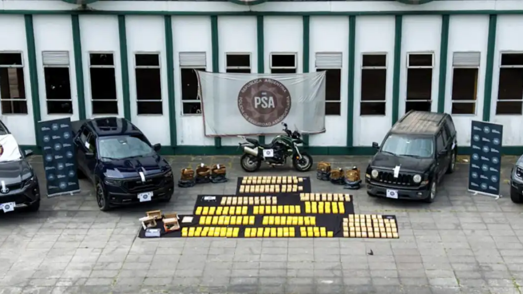 Operativo de la Policía de Seguridad Aeroportuaria con droga secuestrada