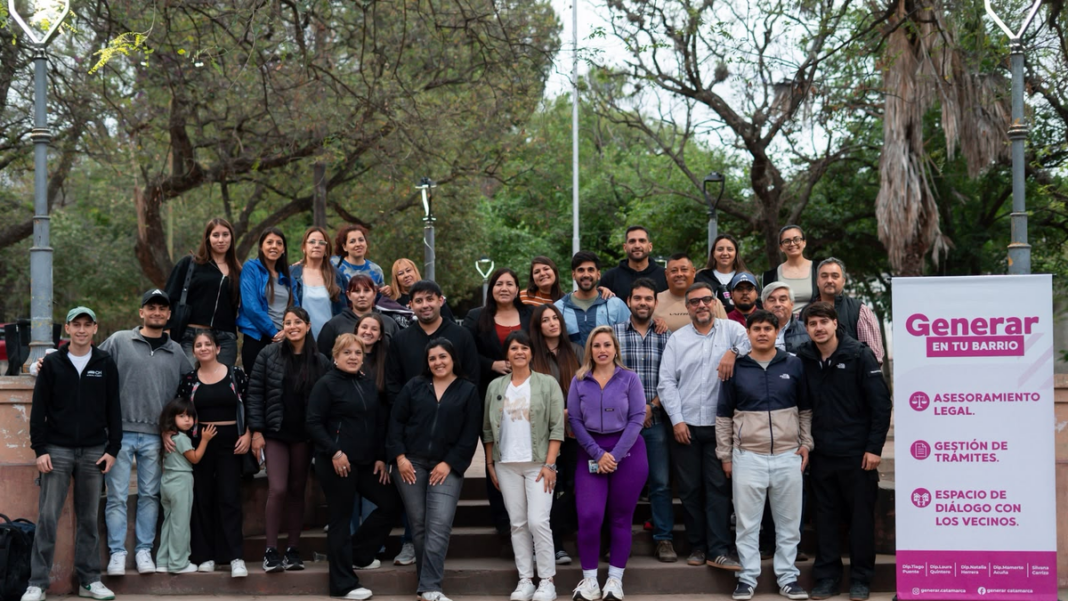 Dirigentes de Generar durante la recorrida por Banda de Varela