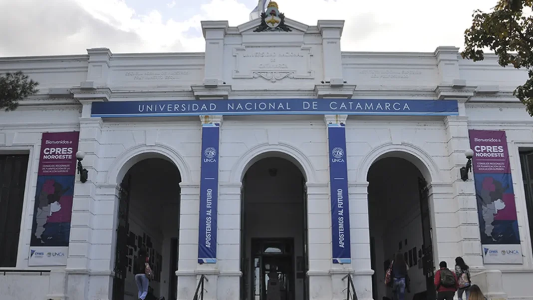 Fachada de la Universidad Nacional de Catamarca
