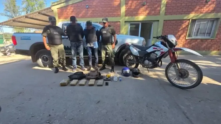 Gendarmes durante un patrullaje preventivo en el marco de la Operación Plan Güemes