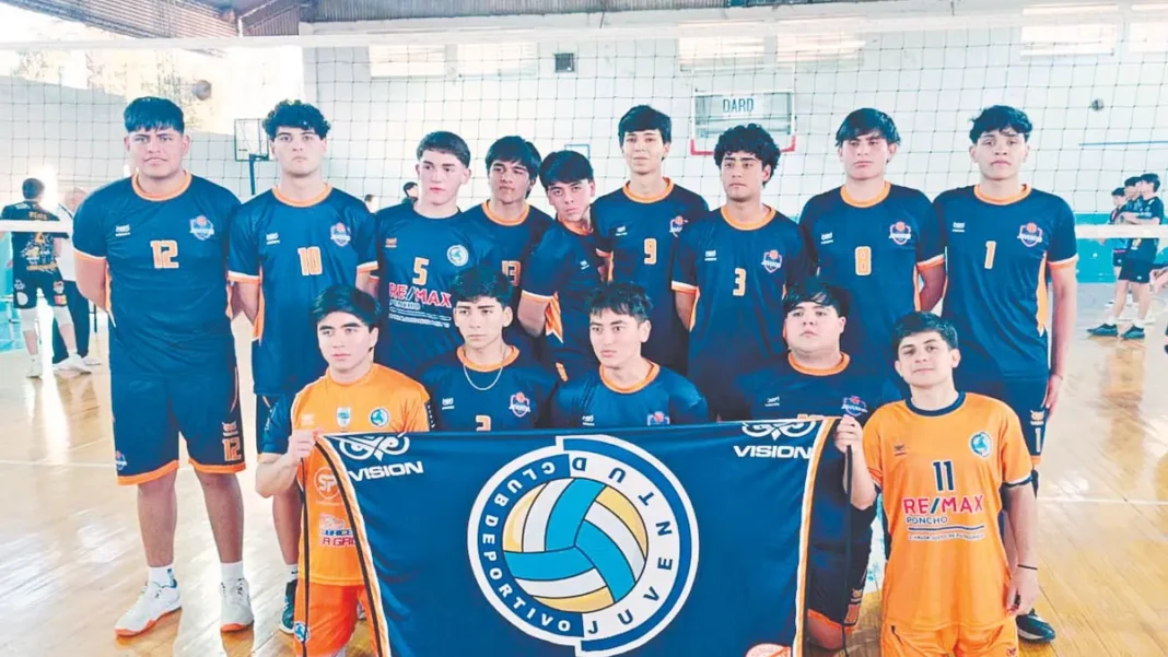 Equipo sub-18 masculino del Club Deportivo Juventud entrenando