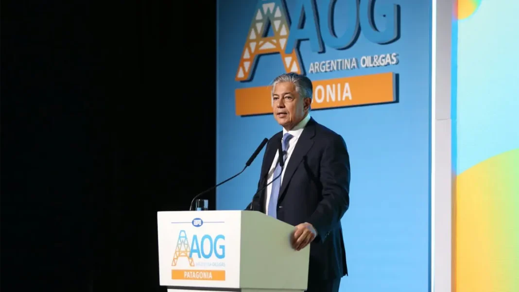 Rolando Figueroa, gobernador de Neuquén, durante su intervención en la Argentina Oil & Gas Patagonia 2026