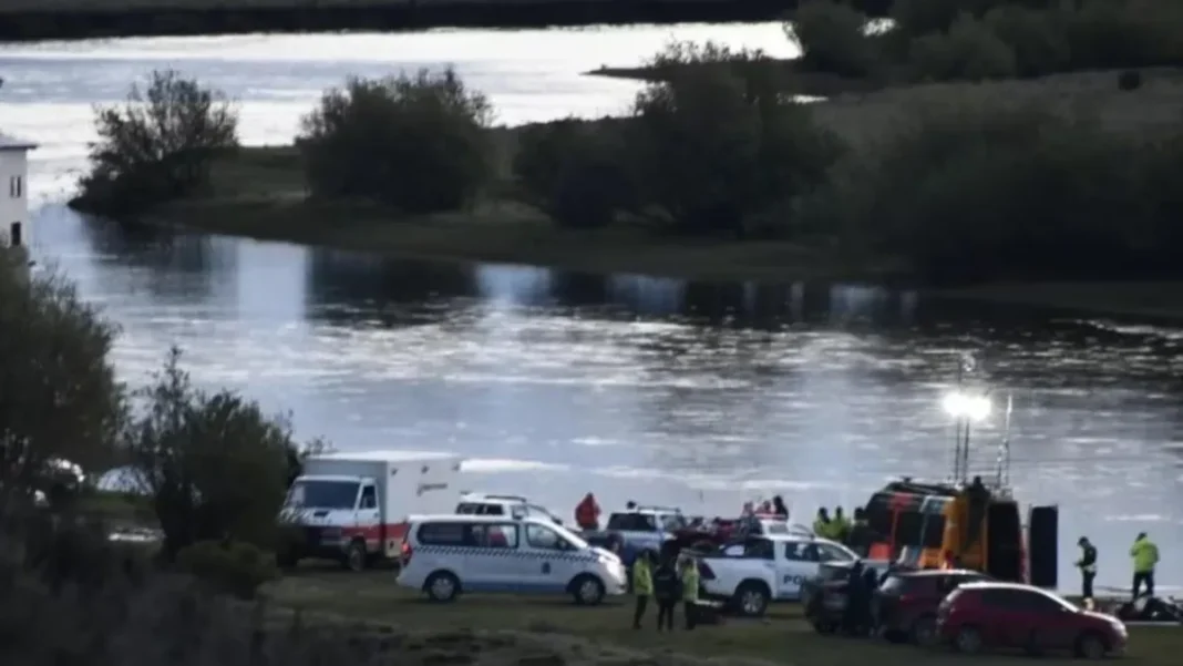 Helicóptero sobrevolando la zona de La Toma durante la búsqueda de los hermanos Virreira