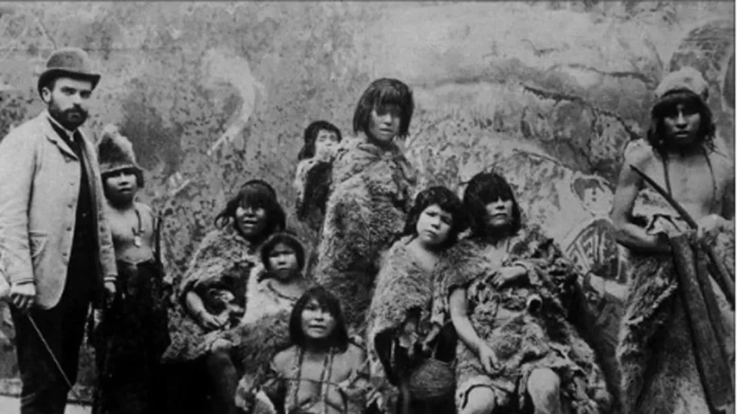 Representación de indígenas selk'nam en la Exposición Universal de París de 1889