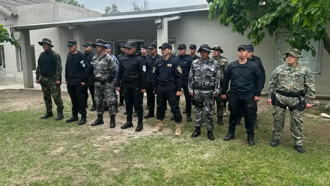 Efectivos policiales durante el inicio del X Curso Básico Internacional de Operaciones Especiales Kuntur