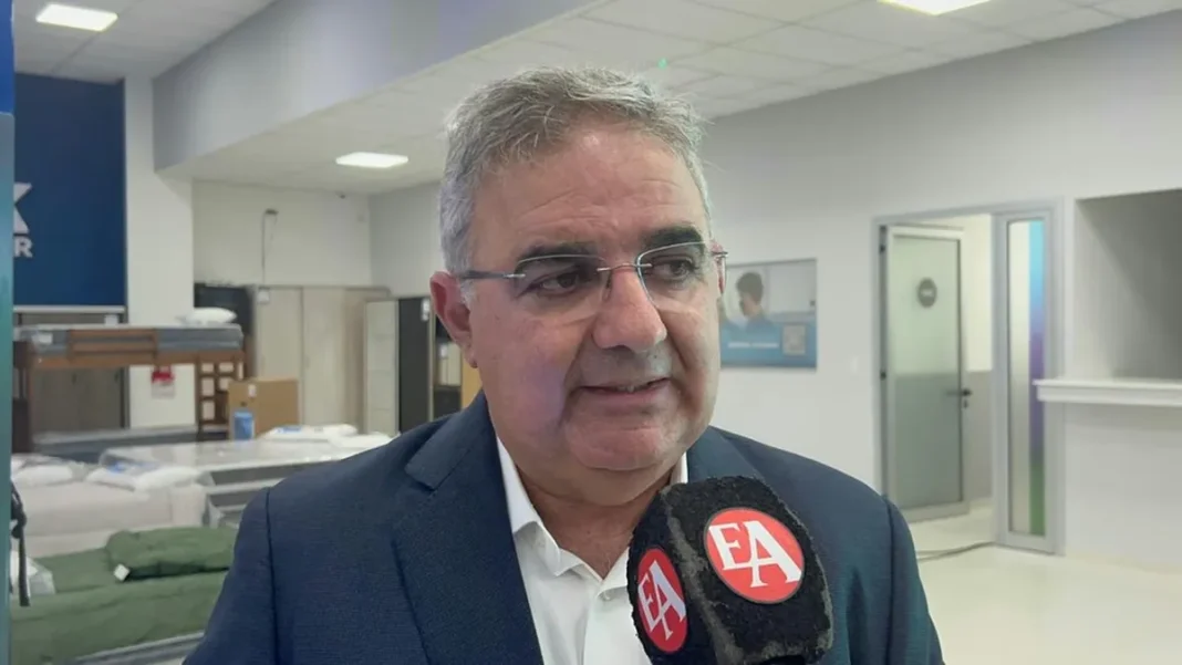 Raúl Jalil, gobernador de Catamarca, durante una entrevista radial