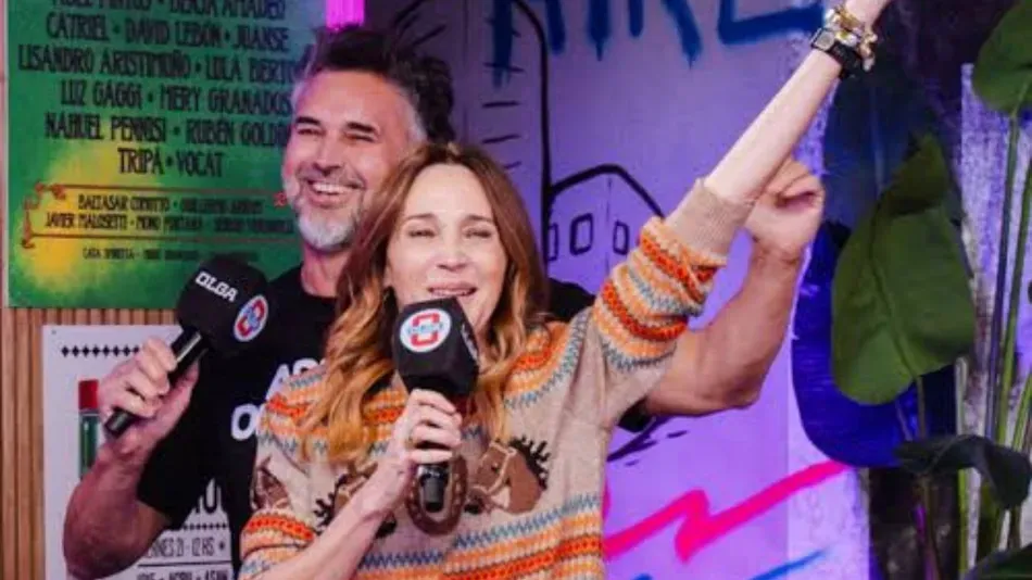 Leo Montero y Vero Lozano durante la conducción de un programa de televisión
