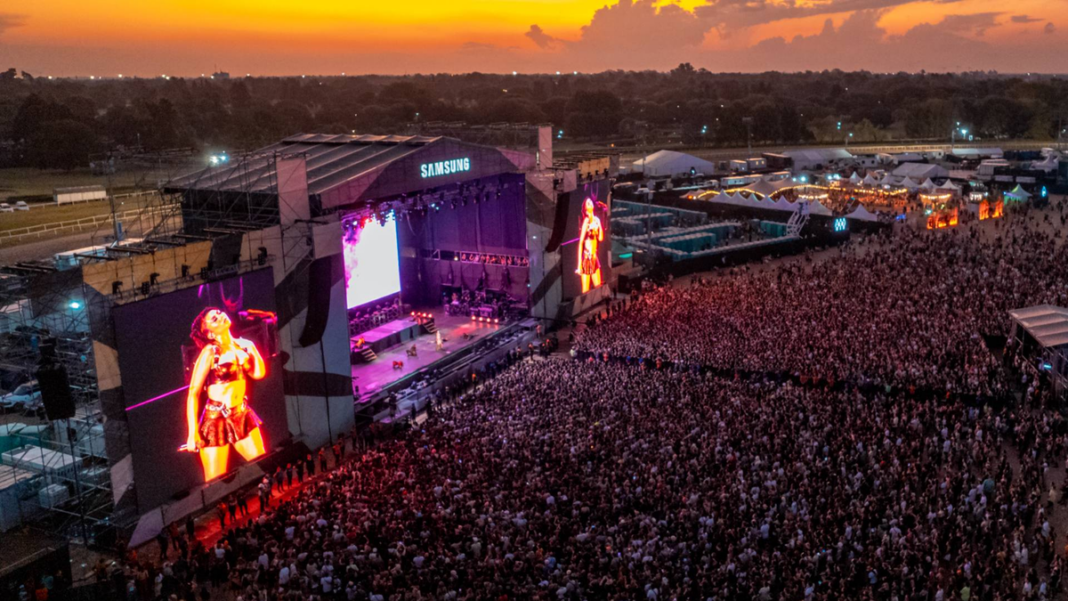 Cartel de Lollapalooza Argentina 2027 con los nombres de los artistas confirmados