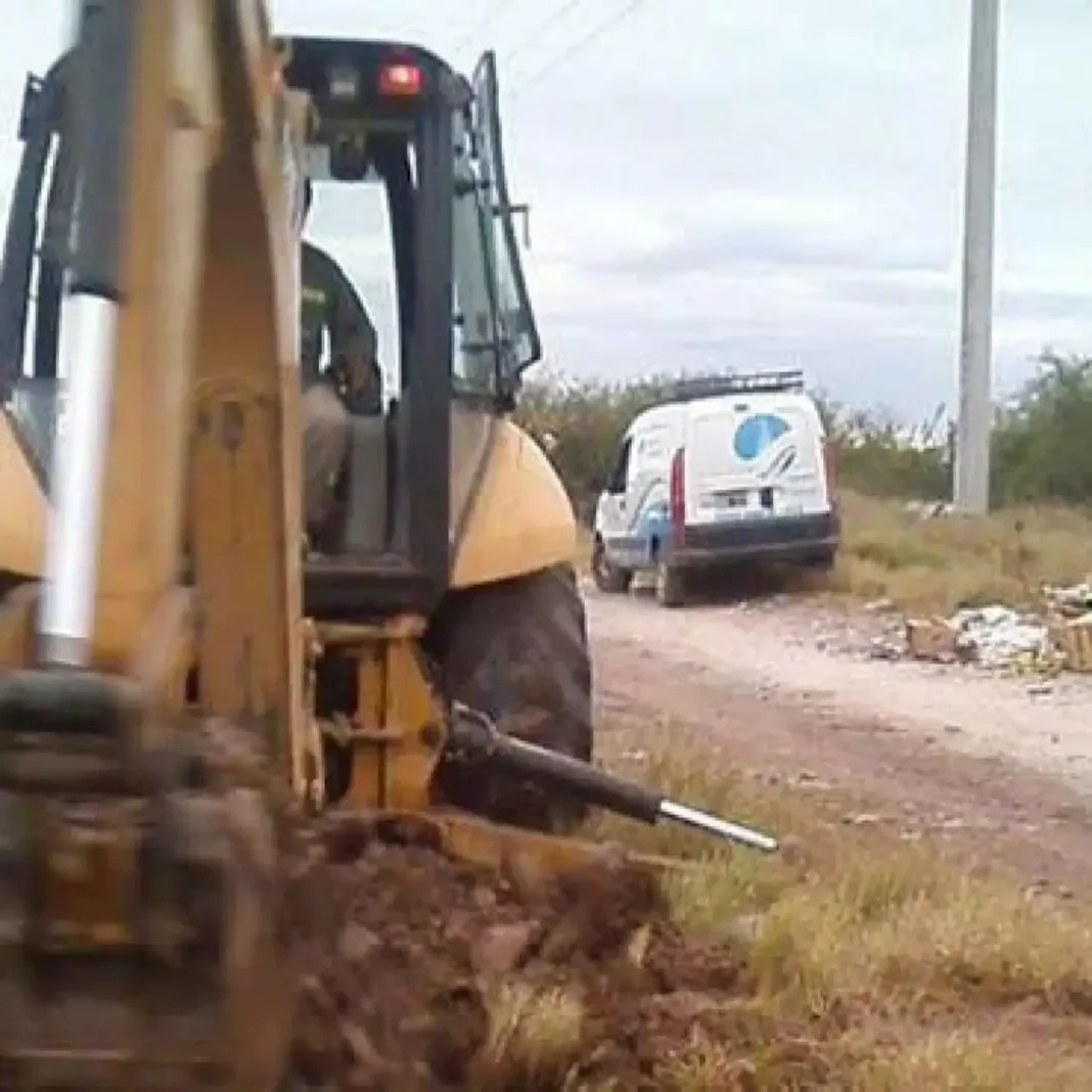 Rotura de caño de agua en la vía pública