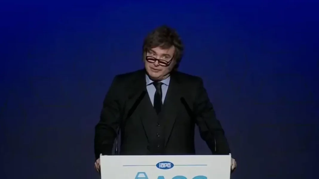 Presidente Javier Milei durante su discurso en la Argentina Oil & Gas Expo en Neuquén