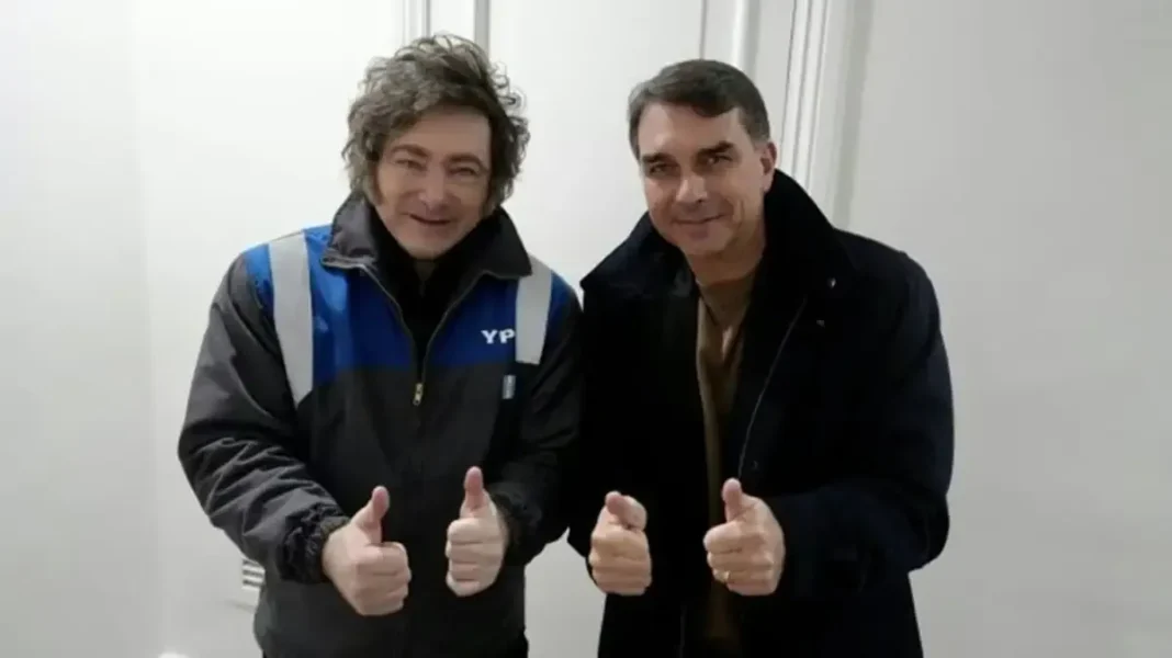 Javier Milei y Flávio Bolsonaro