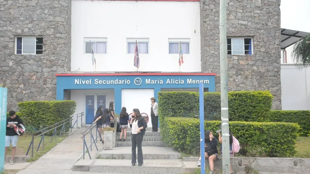 Frente del Colegio Pía Didoménico en Catamarca