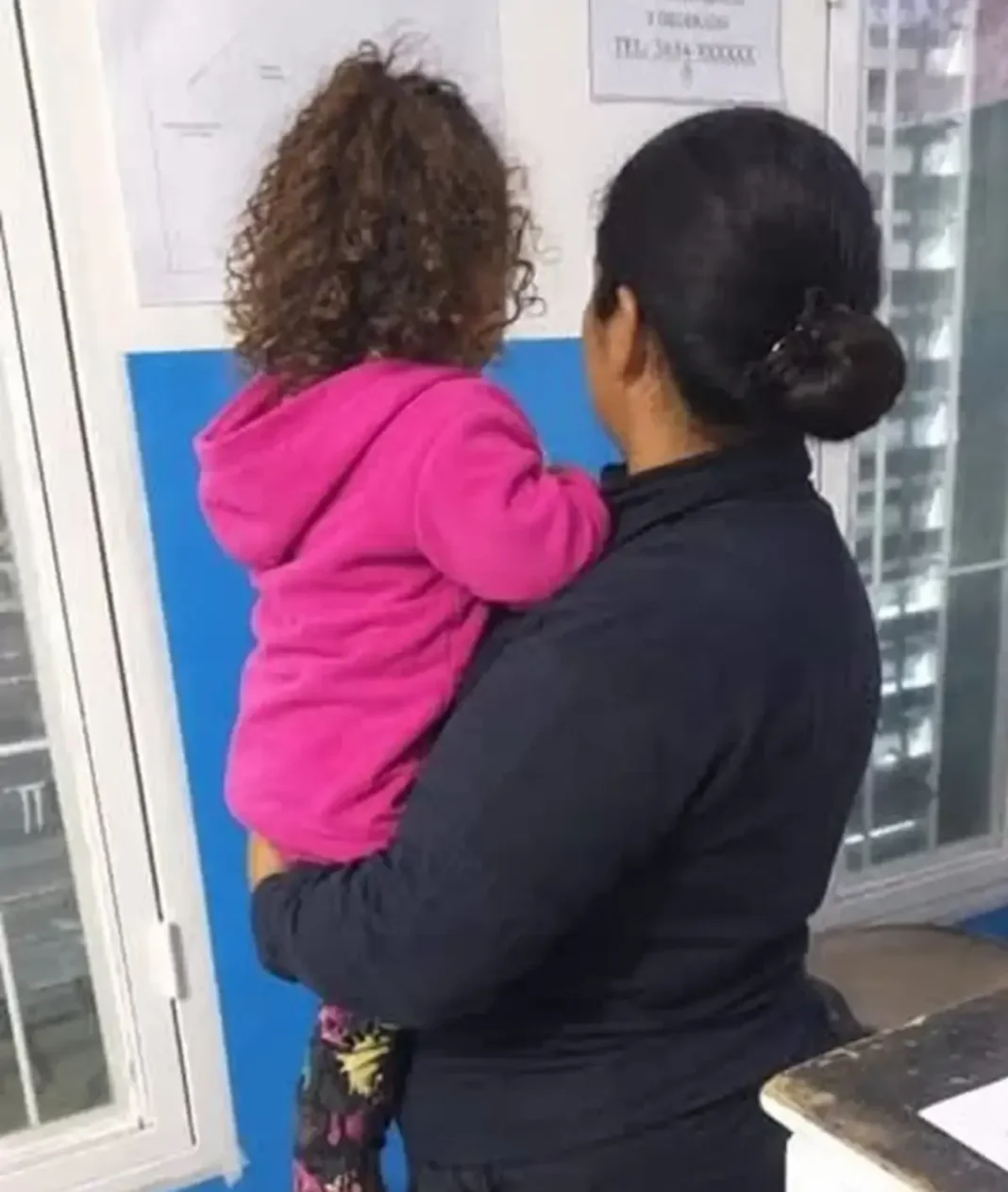 Rotonda de avenida Costanera Sur y calle Gobernador Ferrari, donde fue encontrada la niña