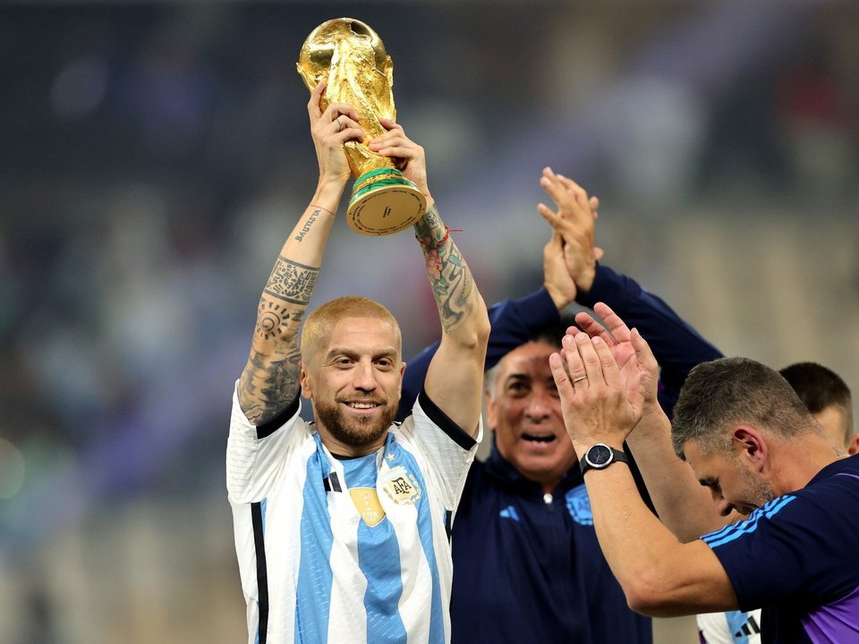 Papu Gómez durante una transmisión especial
