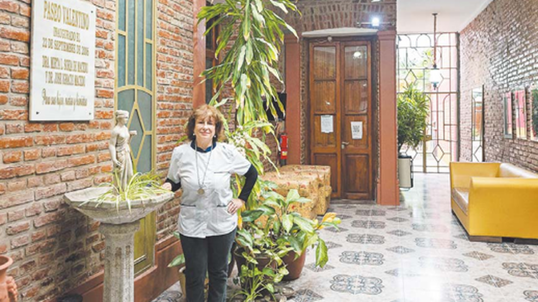 Fachada de la casona de Paseo Valentino en República 984, San Fernando del Valle de Catamarca
