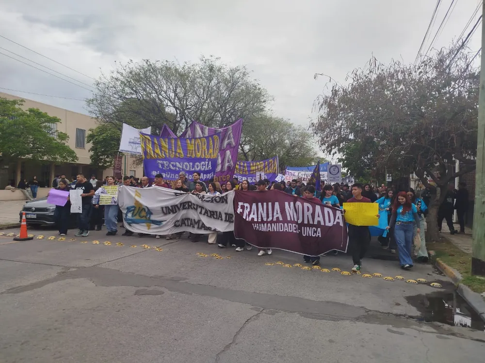 Marcha Federal Universitaria en Catamarca con concentración en Belgrano y Junín