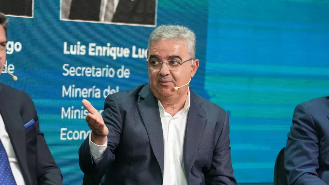 Gobernador Raúl Jalil durante su exposición en las Rondas RIGI en Rosario