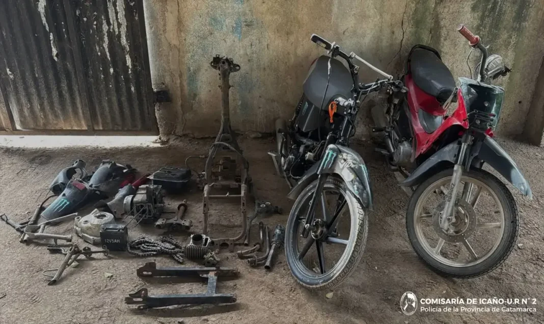 Moto recuperada en operativo policial en Icaño
