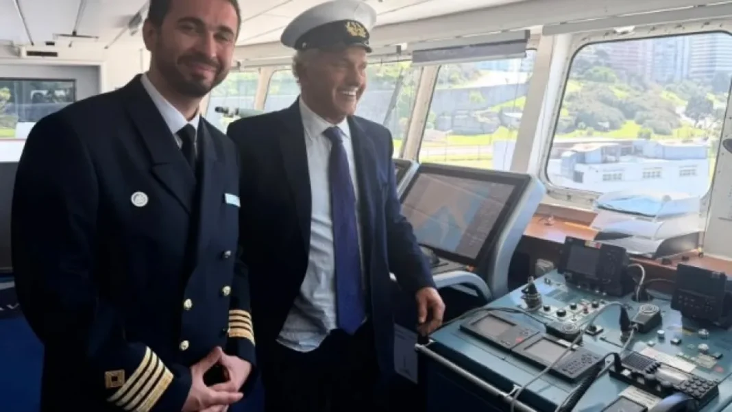 Daniel Scioli a bordo del crucero Seaventure en Mar del Plata
