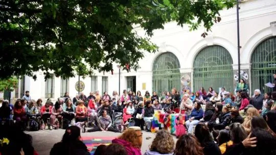 Participantes en talleres del Encuentro Plurinacional de Mujeres y Disidencias en Córdoba
