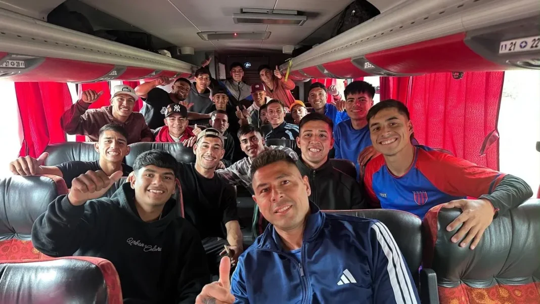 Partido de fútbol del Torneo Regional Federal Amateur entre Américo Tesorieri y Sportivo Villa Cubas